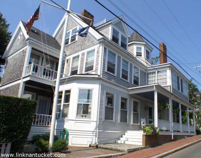 8 Cliff Road # A Nantucket Image