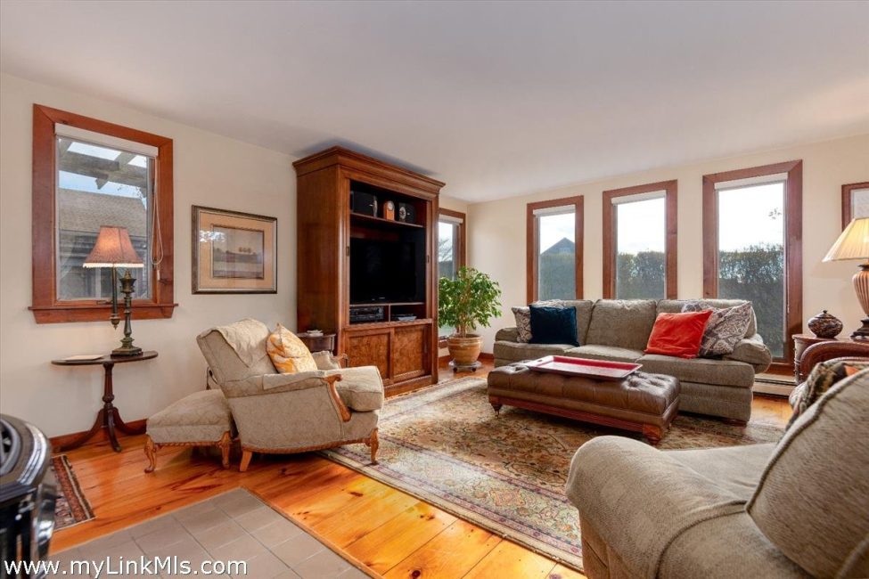  7 Oak Hollow Lane Image 11
                                    