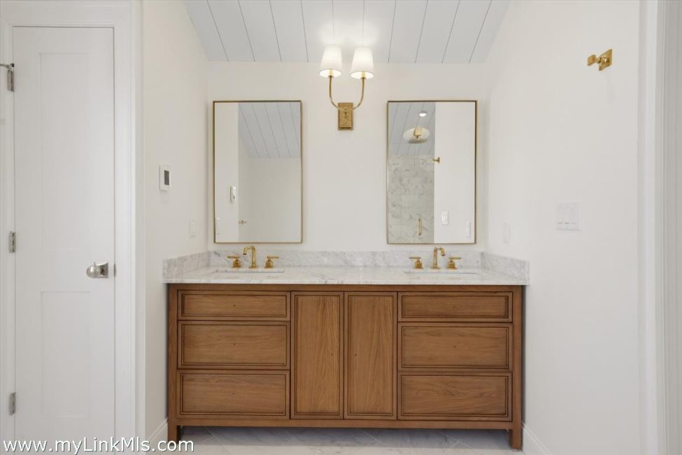  85 Orange Street Image 61
                                    