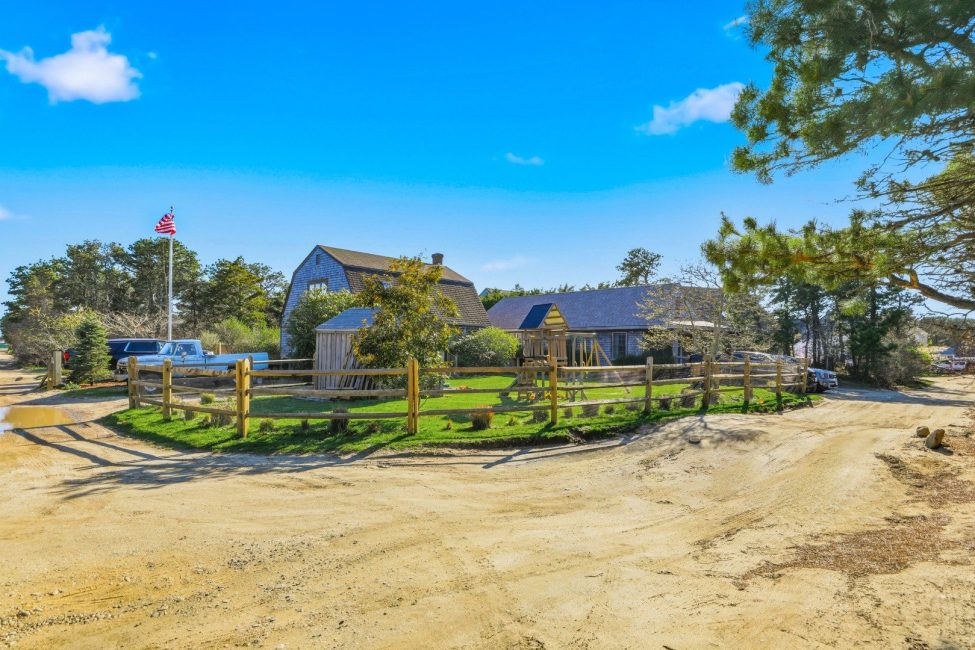  18 Pine Tree Road Image 27
                                    